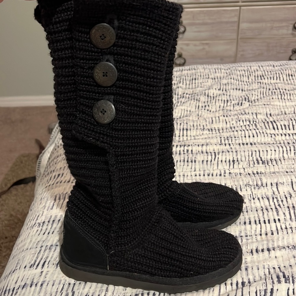 Black knitted UGGS